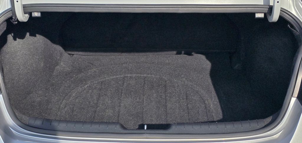 2023 Hyundai Elantra Image 39