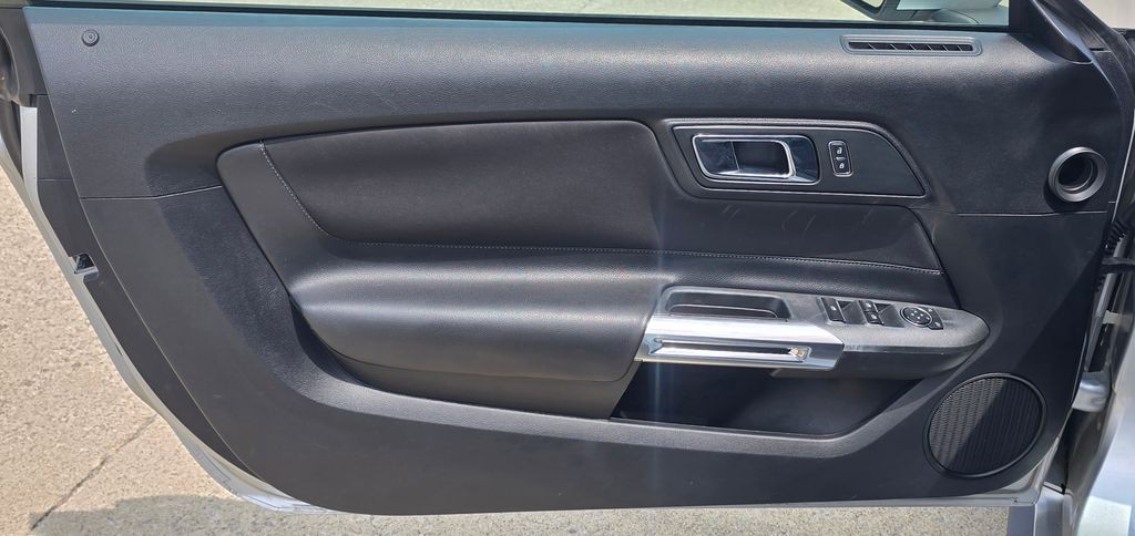 2016 Ford Mustang Image 14