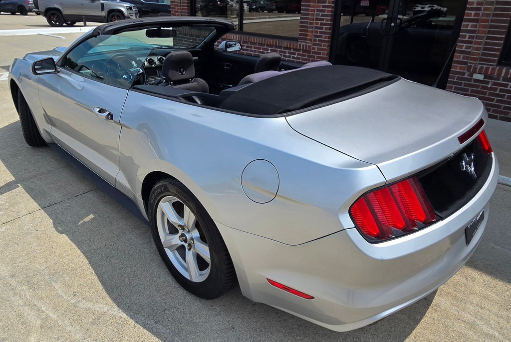 2016 Ford Mustang Image 30