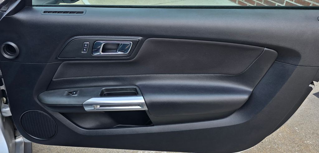 2016 Ford Mustang Image 34