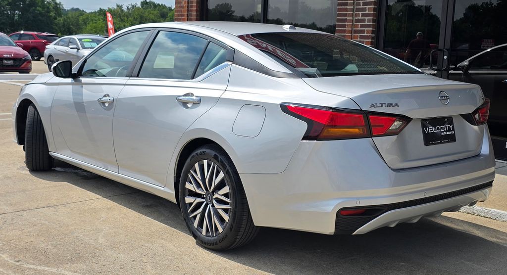 2023 Nissan Altima Image 5