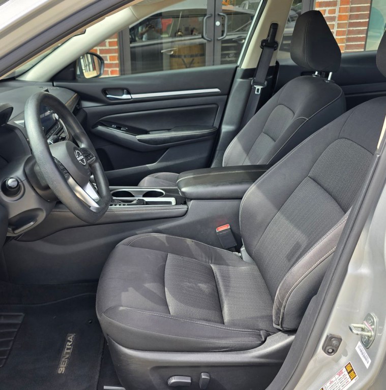 2023 Nissan Altima Image 16