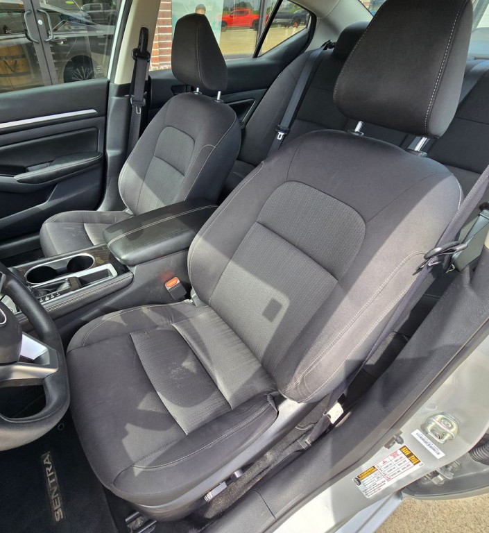 2023 Nissan Altima Image 17