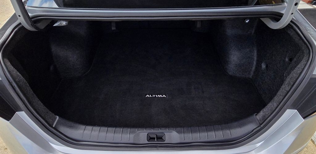 2023 Nissan Altima Image 36