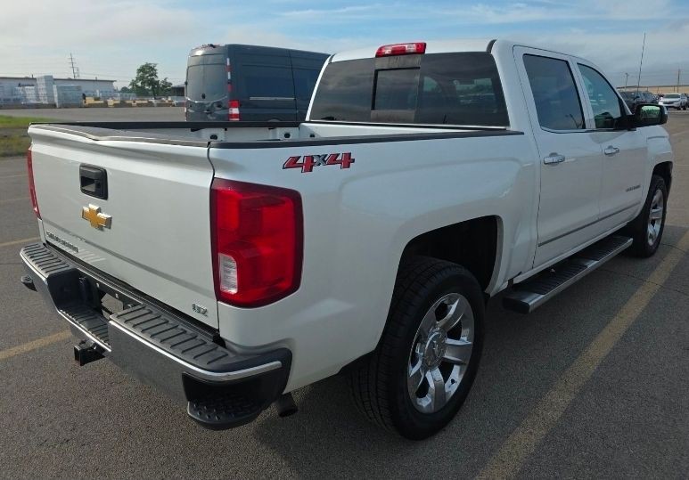 2018 Chevrolet Silverado 1500 Image 3