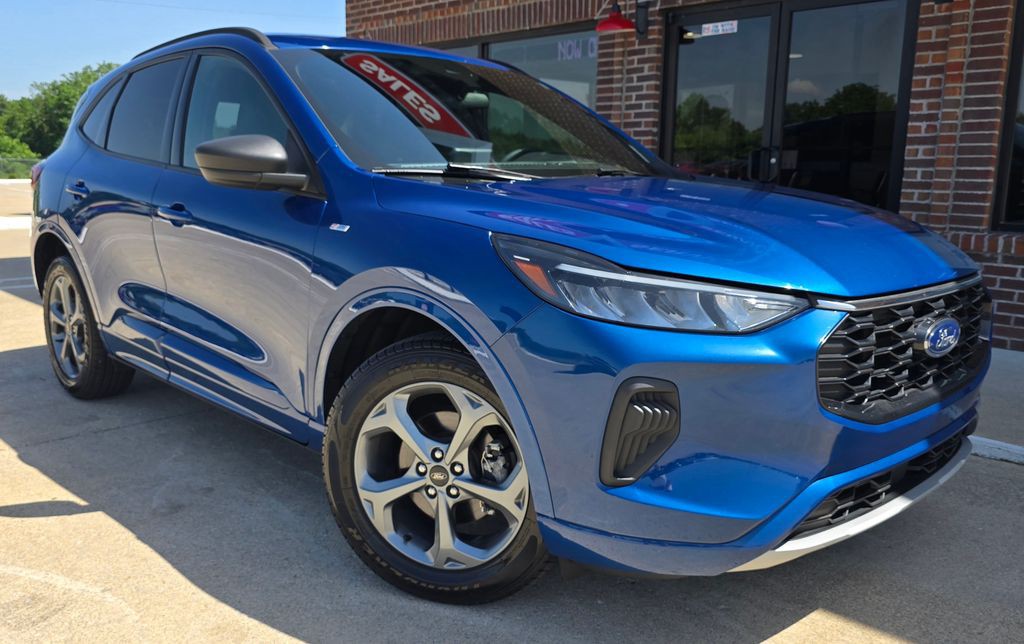 2023 Ford Escape Image 3