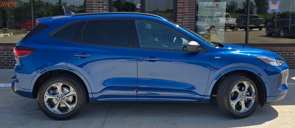 2023 Ford Escape Image 5
