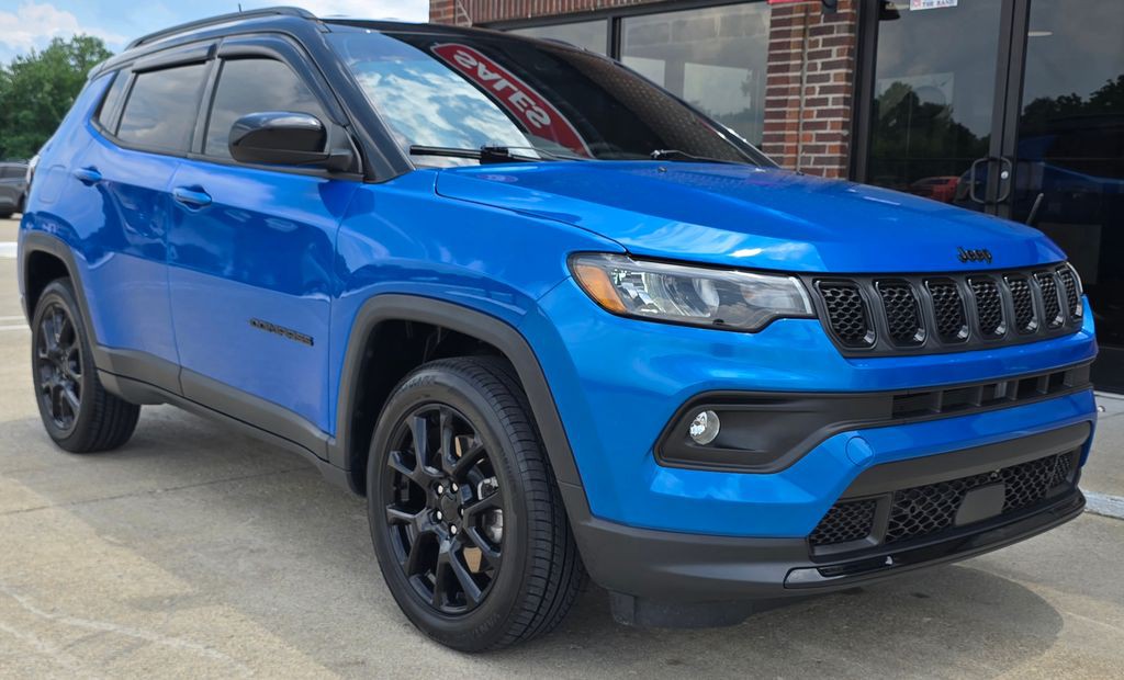 2023 Jeep Compass Image 3