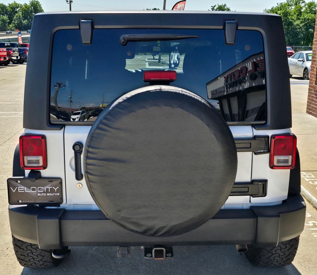 2016 Jeep Wrangler Image 8