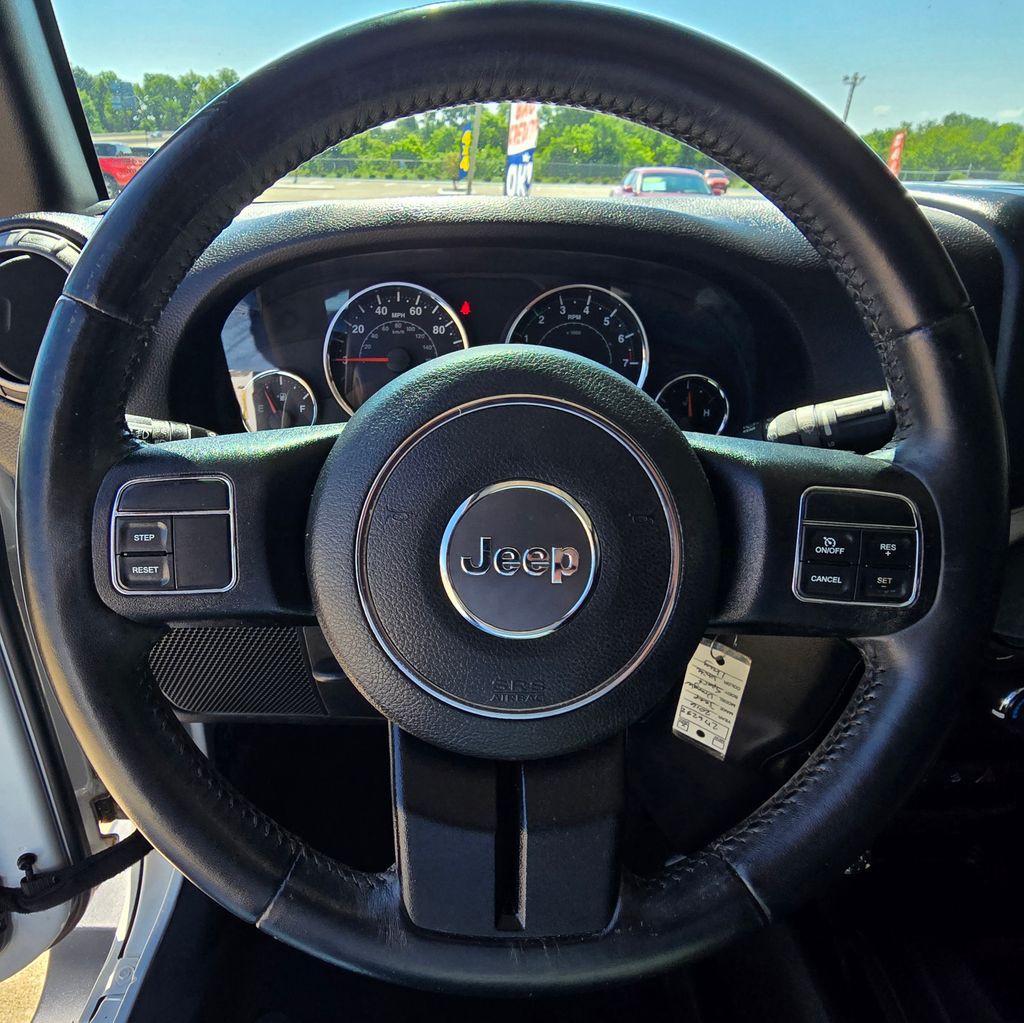 2016 Jeep Wrangler Image 18