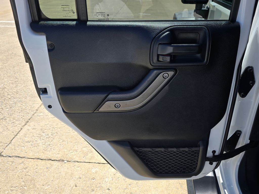 2016 Jeep Wrangler Image 27
