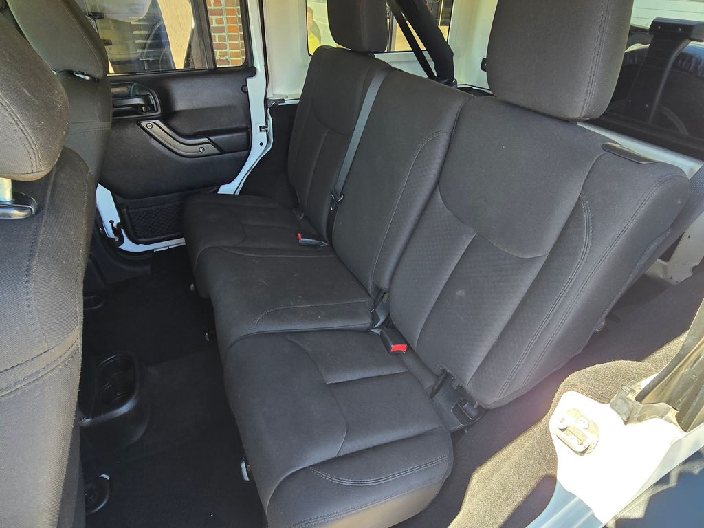 2016 Jeep Wrangler Image 29