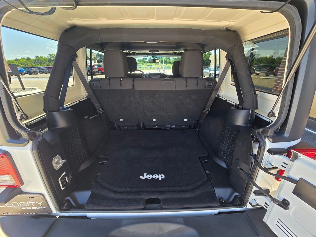 2016 Jeep Wrangler Image 36