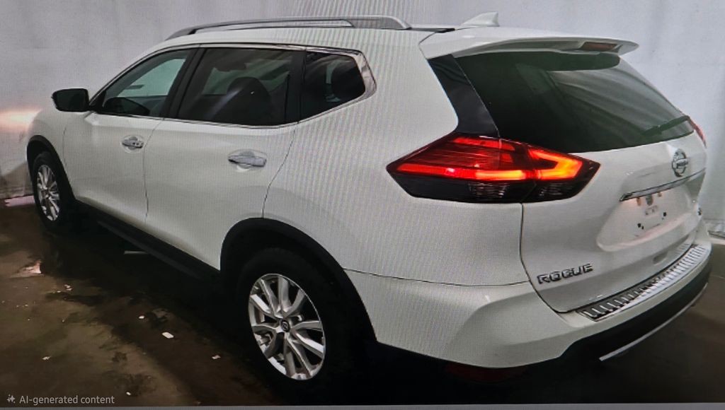 2017 Nissan Rogue Image 2