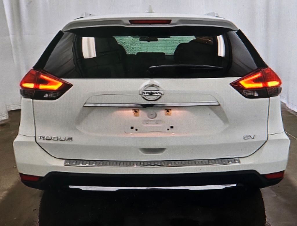 2017 Nissan Rogue Image 3