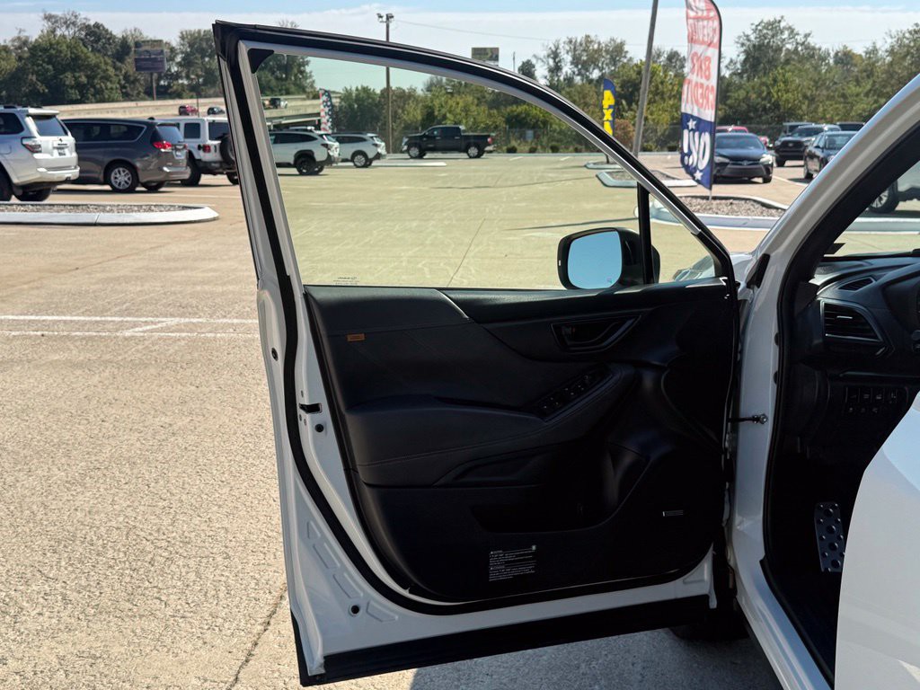 2023 Subaru Forester Image 17