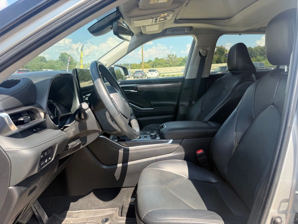 2022 Toyota Highlander Image 10