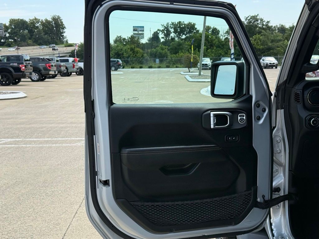 2022 Jeep Wrangler Image 19