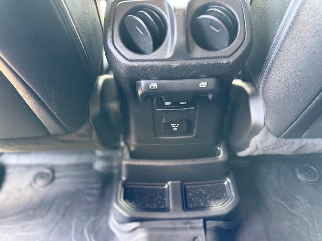 2022 Jeep Wrangler Image 40