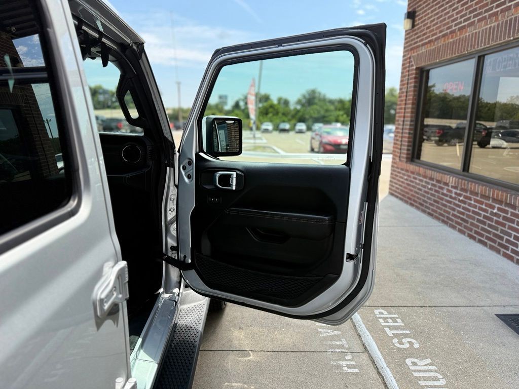 2022 Jeep Wrangler Image 59