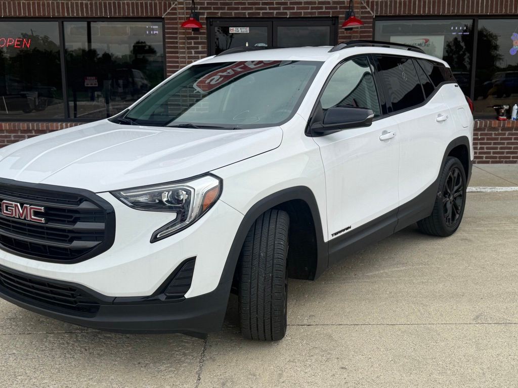 2020 GMC Terrain Image 2