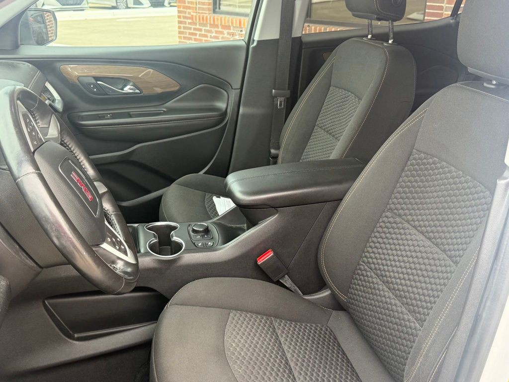 2020 GMC Terrain Image 12