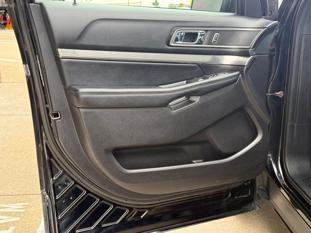 2018 Ford Explorer Image 19
