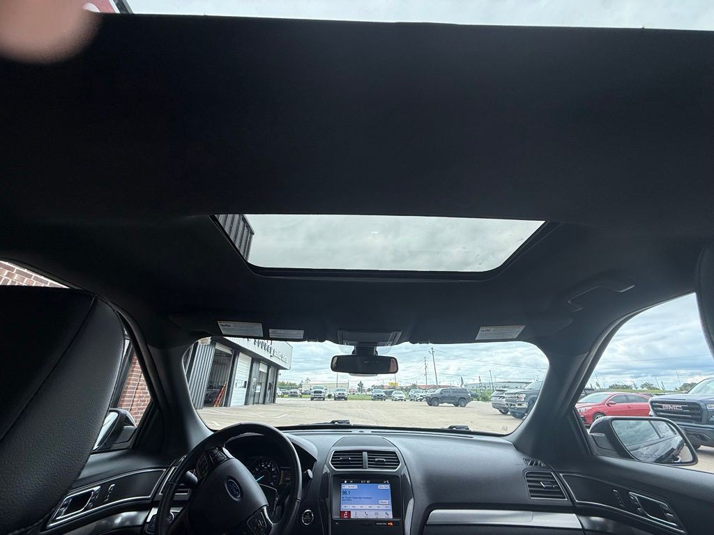 2018 Ford Explorer Image 45