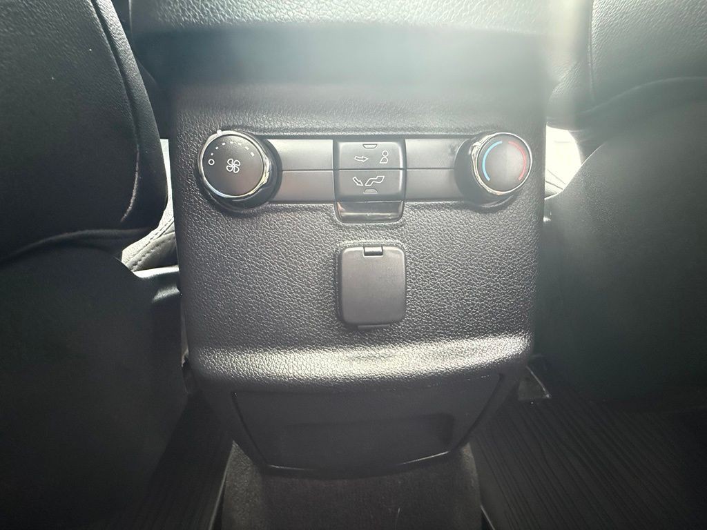 2018 Ford Explorer Image 46