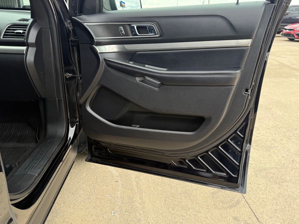 2018 Ford Explorer Image 60