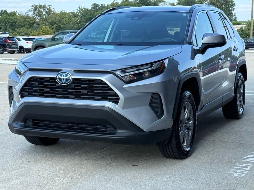 2023 Toyota Rav4 Image 3