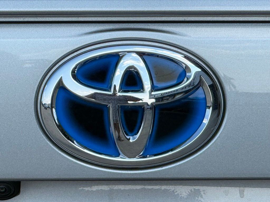 2023 Toyota Rav4 Image 8