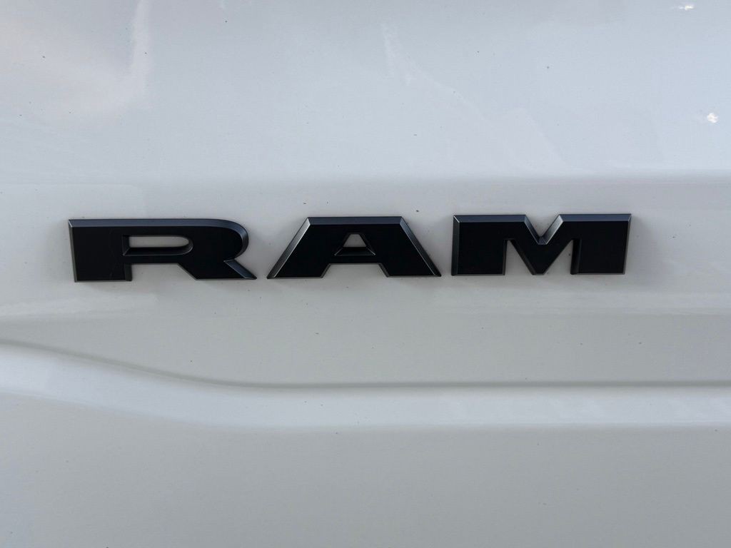 2023 RAM 1500 Image 9