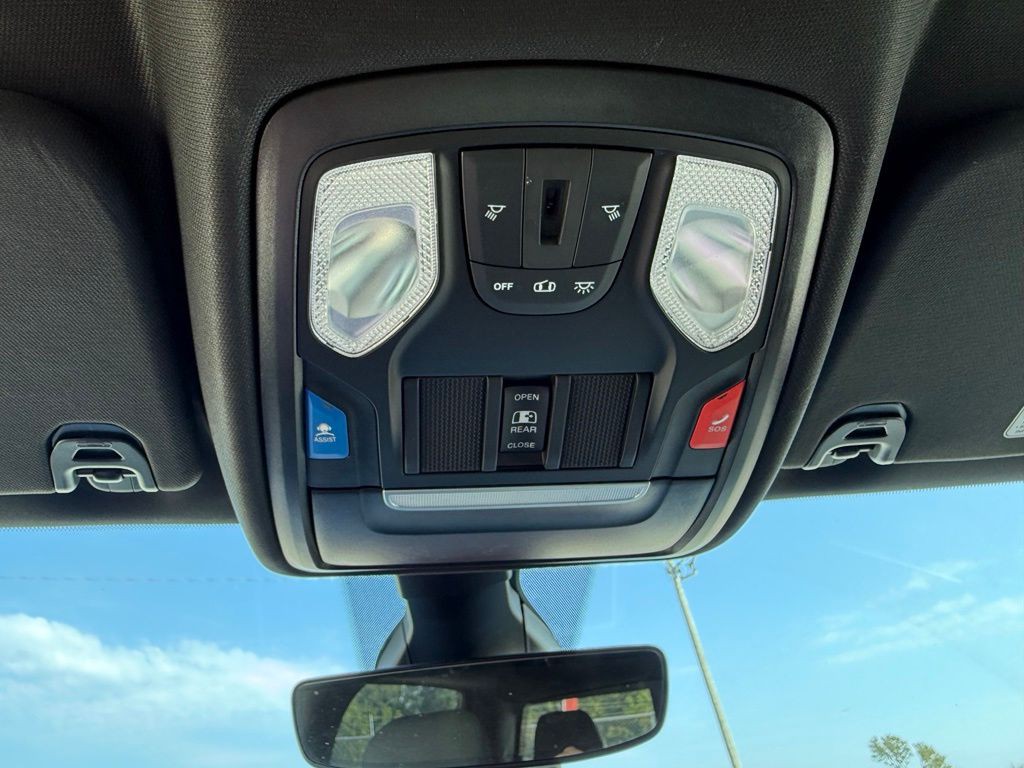 2023 RAM 1500 Image 16