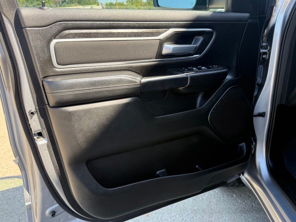 2023 RAM 1500 Image 9