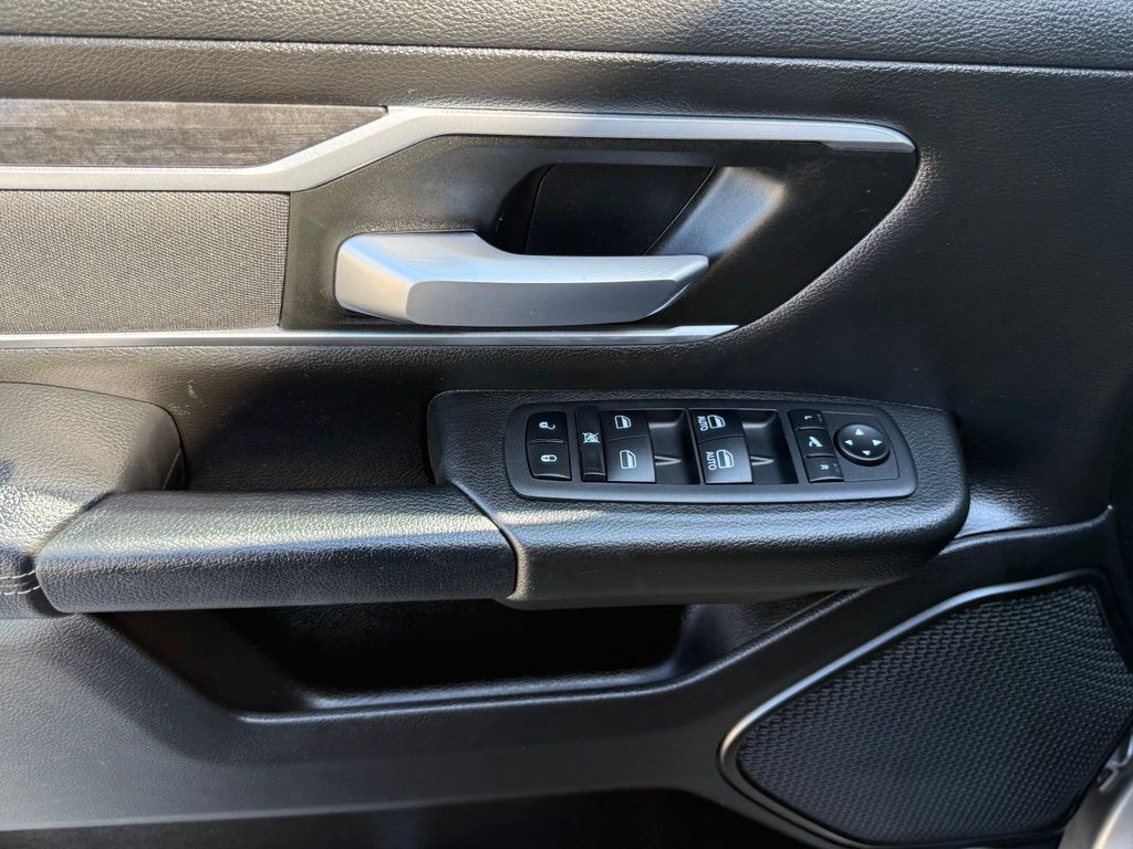 2023 RAM 1500 Image 10
