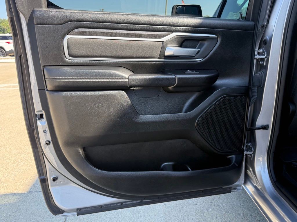 2023 RAM 1500 Image 32
