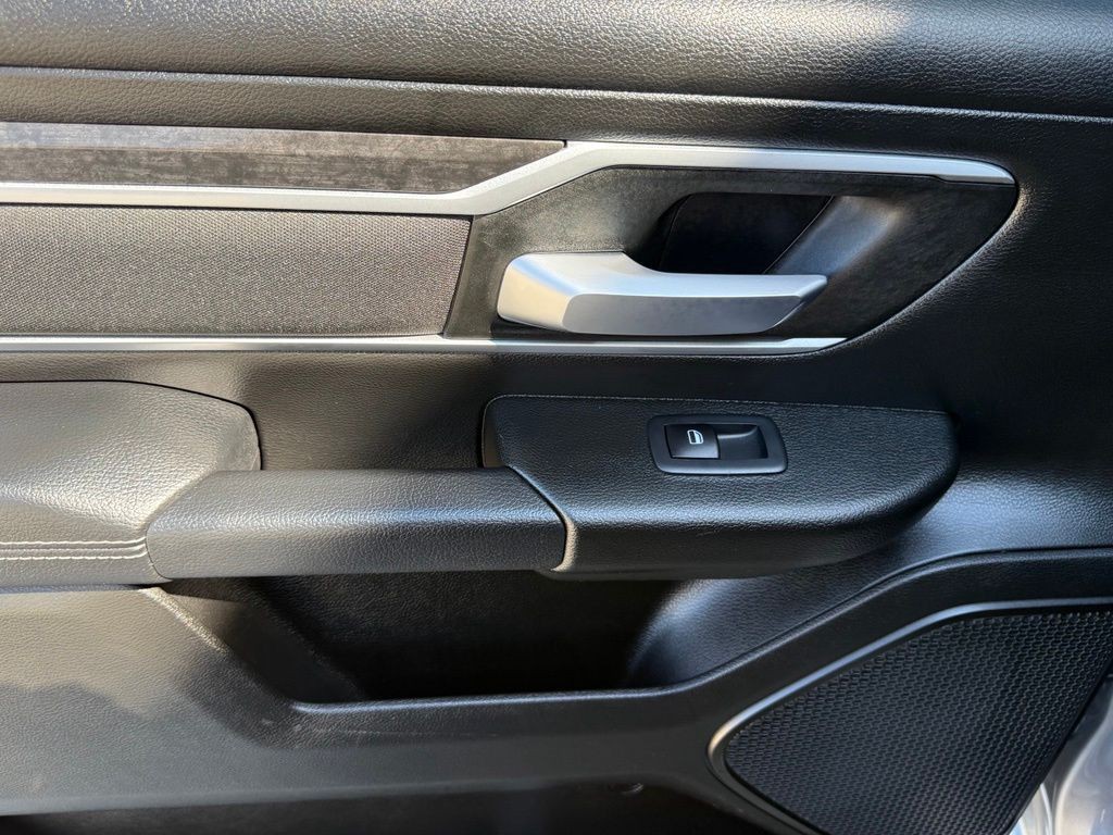 2023 RAM 1500 Image 33