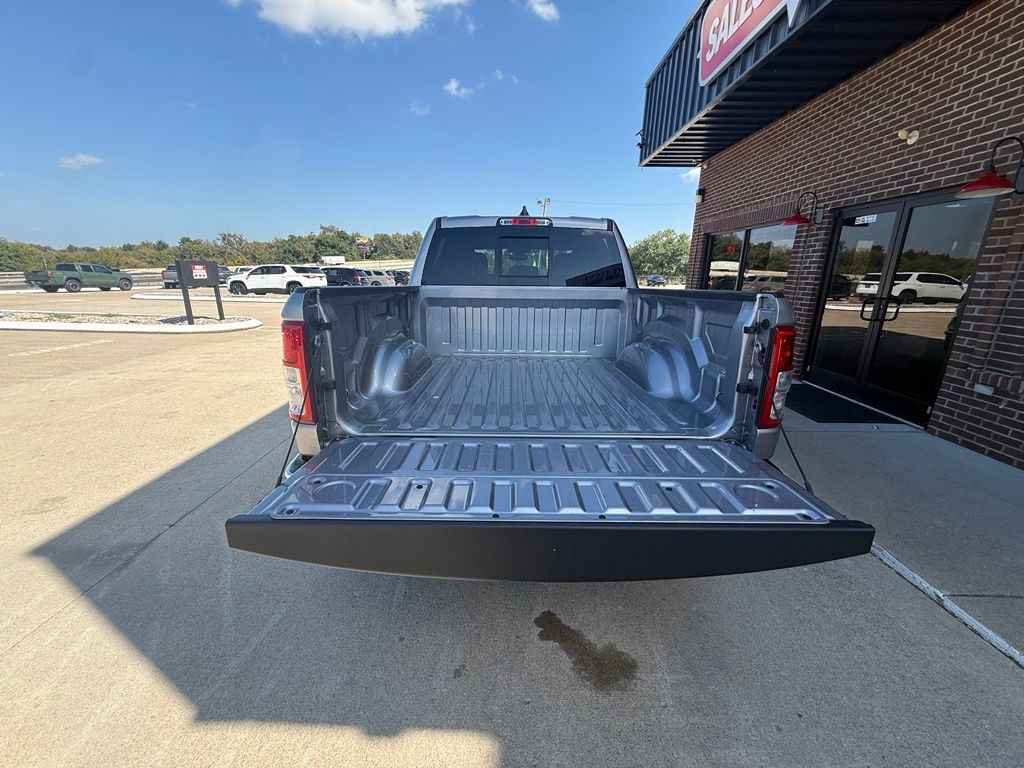 2023 RAM 1500 Image 40