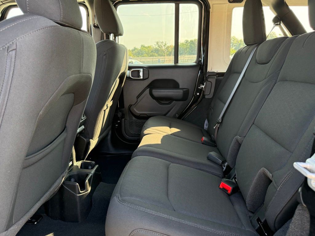 2023 Jeep Wrangler Image 12