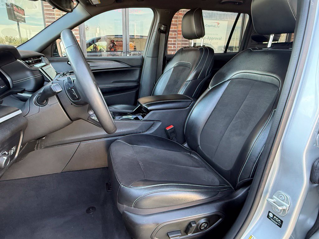 2023 Jeep Grand Cherokee Image 19