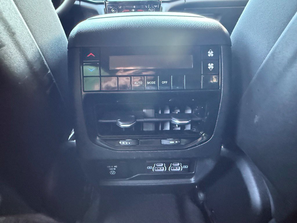 2023 Jeep Grand Cherokee Image 28