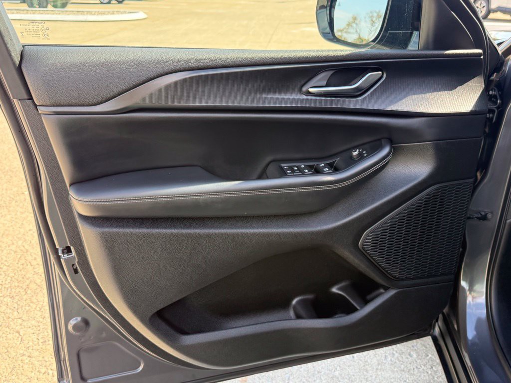 2023 Jeep Grand Cherokee Image 23