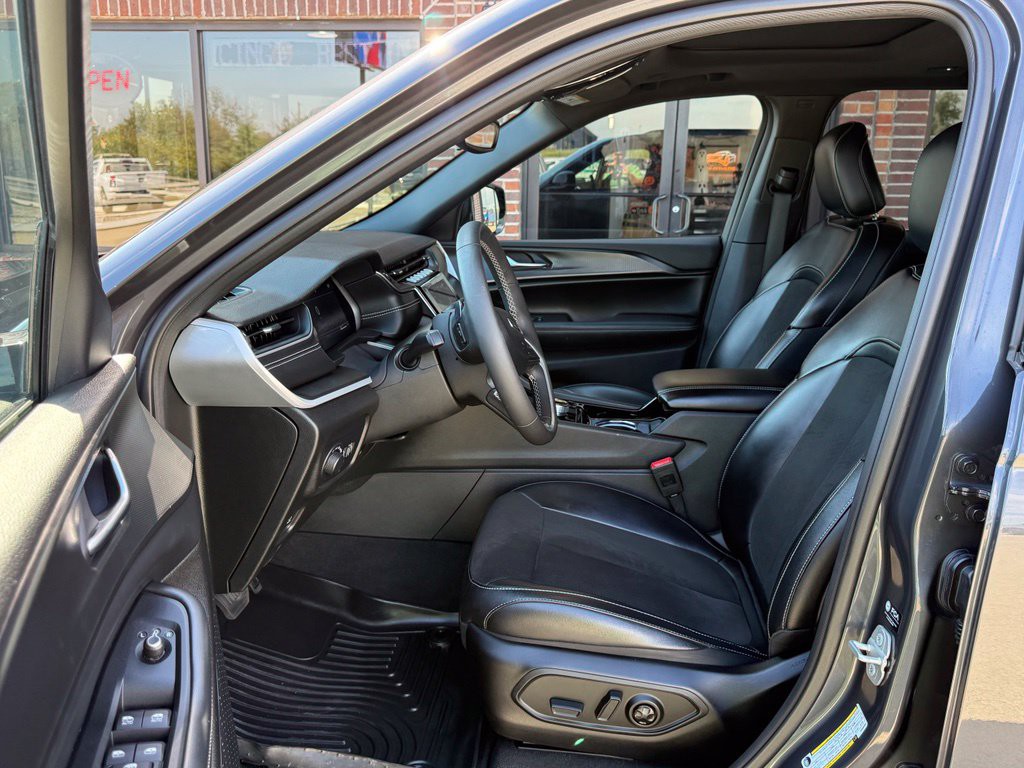 2023 Jeep Grand Cherokee Image 25