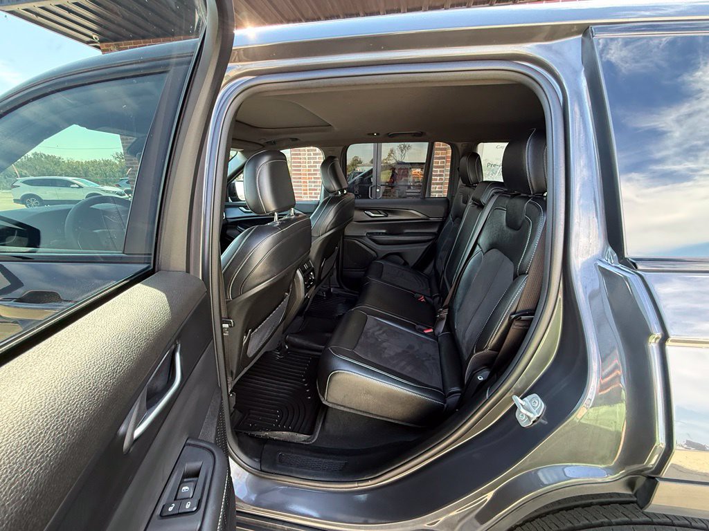 2023 Jeep Grand Cherokee Image 32