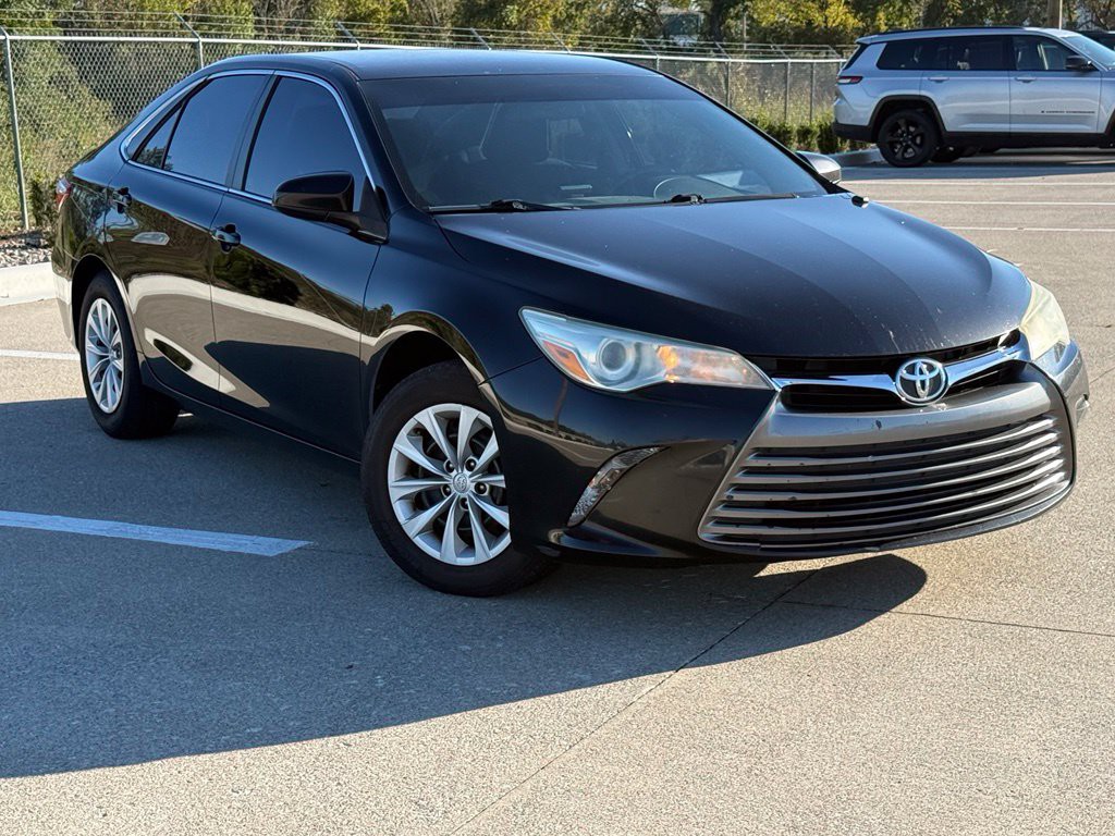 2015 Toyota Camry Image 2