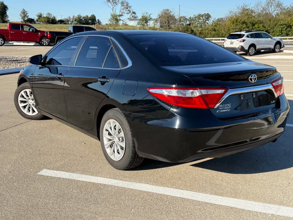 2015 Toyota Camry Image 6