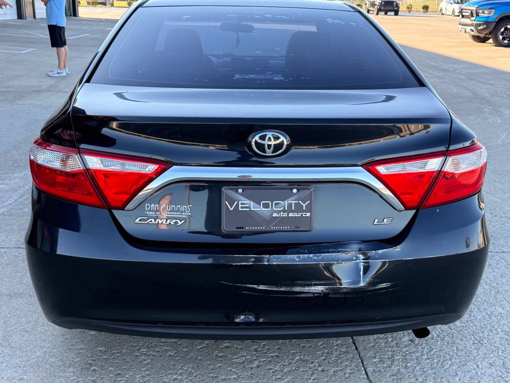 2015 Toyota Camry Image 10