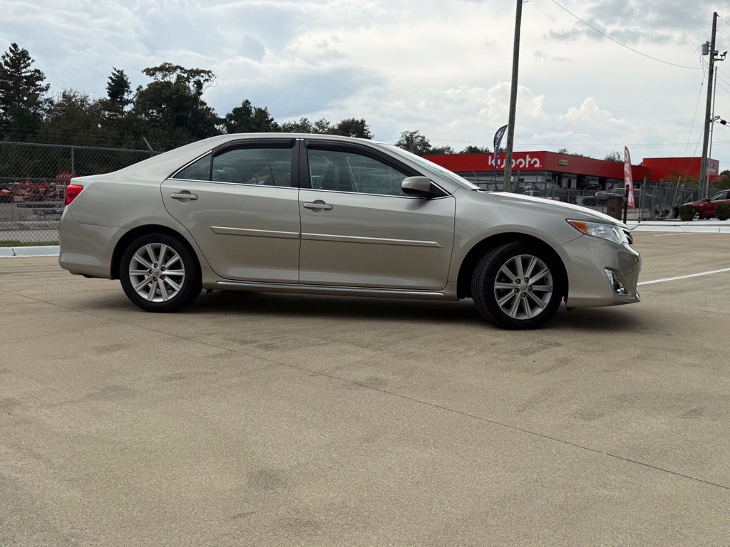 2014 Toyota Camry Image 5