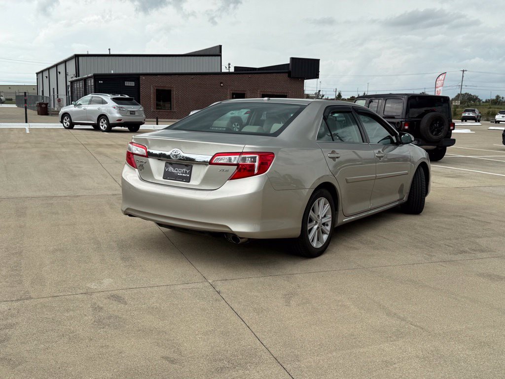 2014 Toyota Camry Image 6